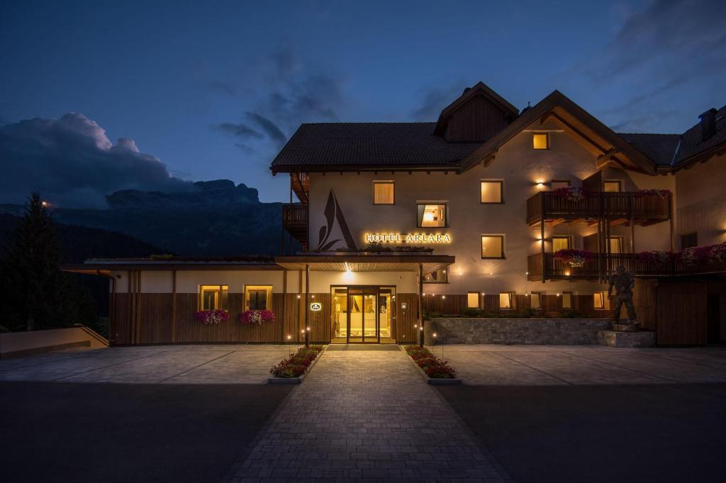 קורברה אין בדיה Hotel Arlara מראה חיצוני תמונה
